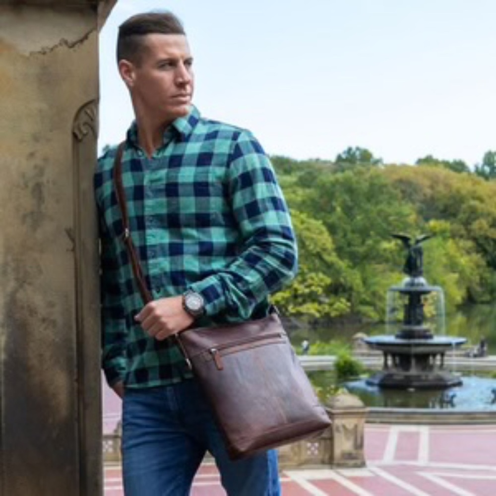 Jack Georges Voyager Leather Crossbody Bag Retail $195